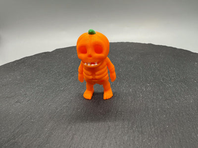 Articulated Pumpkin Skeleton – 3D-printed articulated flexi fidget toy by 3DHotshop