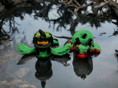 Articulated Halloween Turtles - Broomshell & Applesnap – 3D-printed articulated flexi fidget toy by 3DHotshop